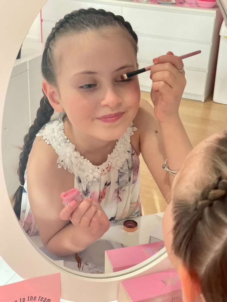 Tween Makeup: Navigating the Dilemma of Beauty and Safety